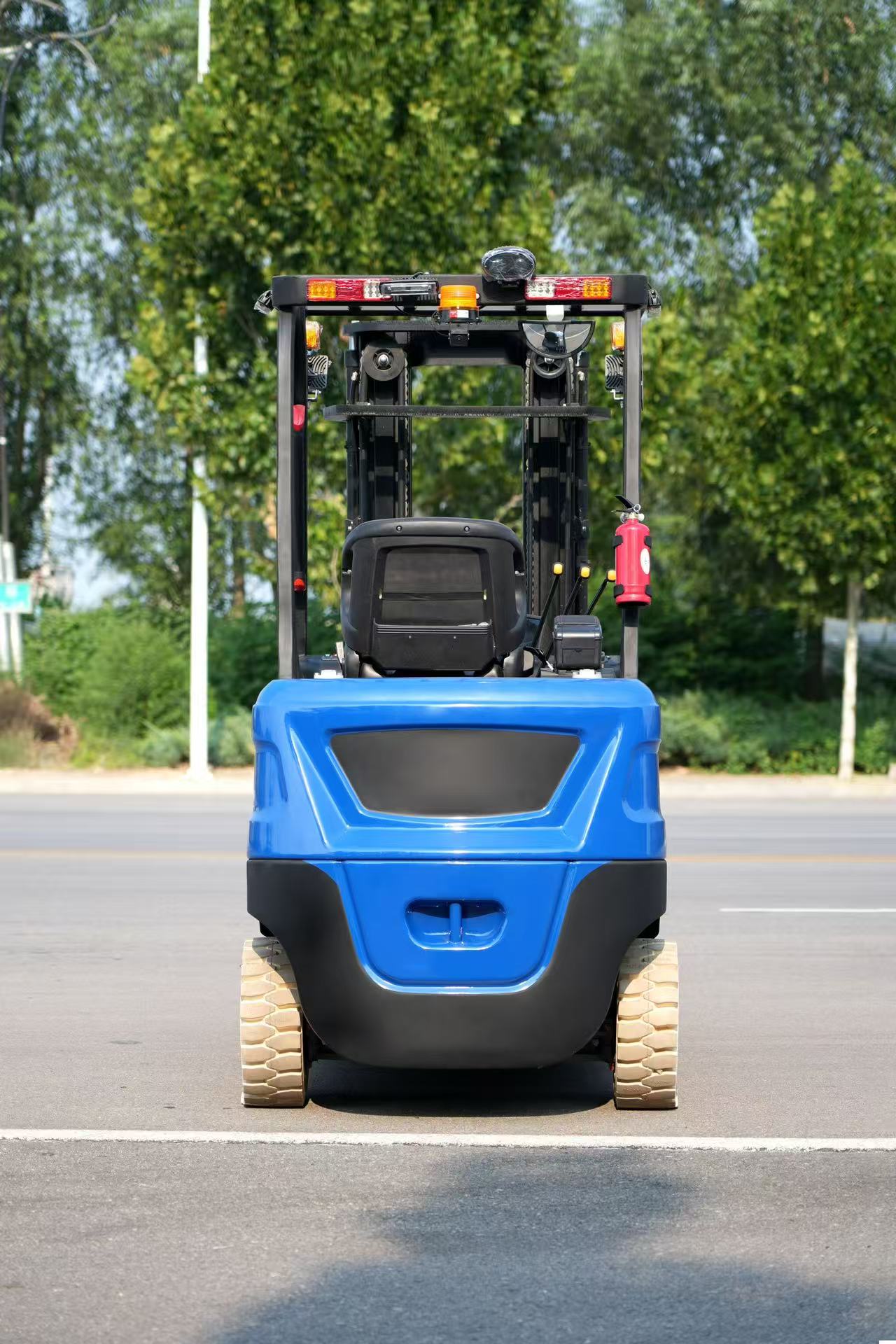 2.5 Ton Electric Forklift with Non-Marking Tires 2.5 Ton Electric Forklift with Non-Marking Tires