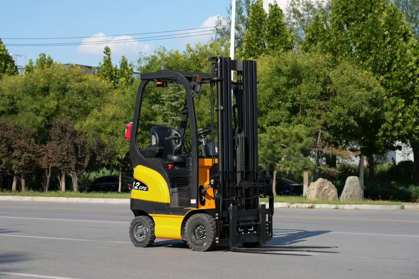 1.2 Ton Short Wheelbase Electric Forklift 1.2 Ton Short Wheelbase Electric Forklift