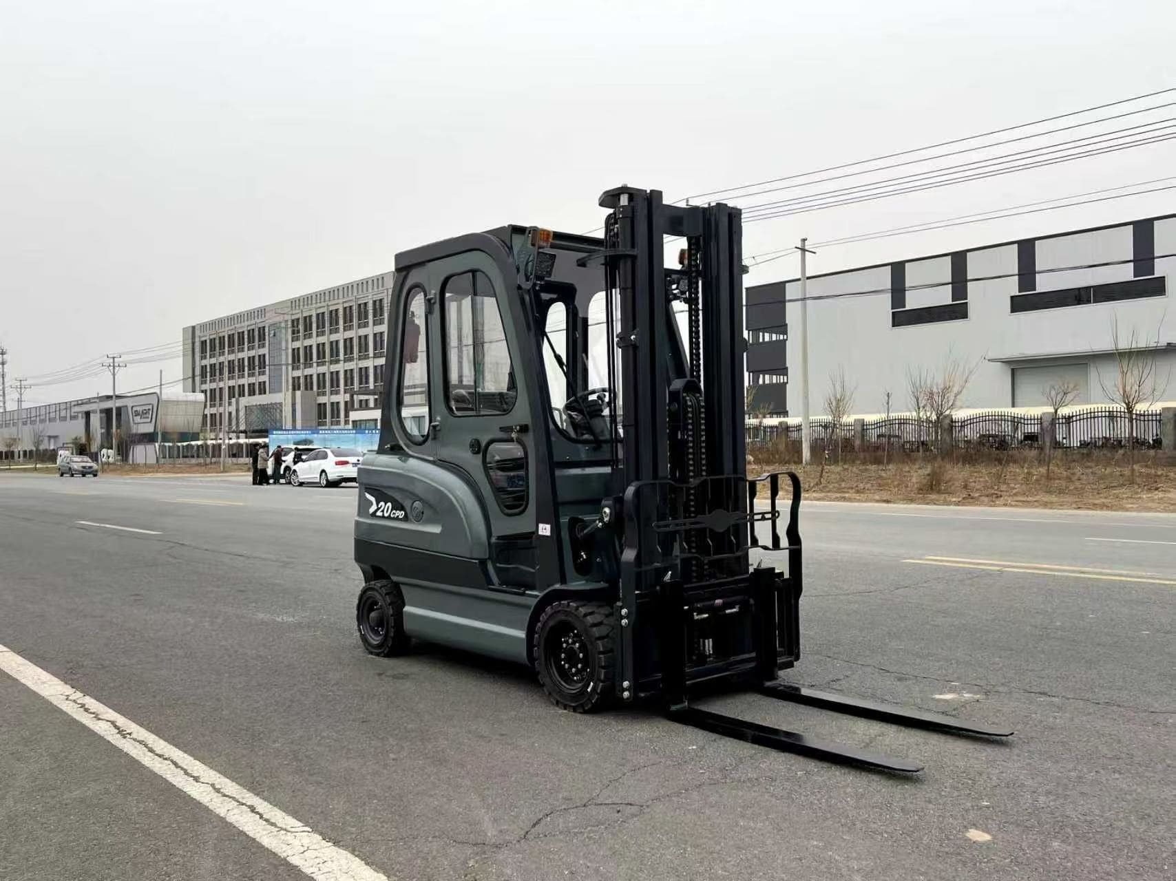 2 Ton Electric Forklift with Enclosed Cabin 2 Ton Electric Forklift with Enclosed Cabin