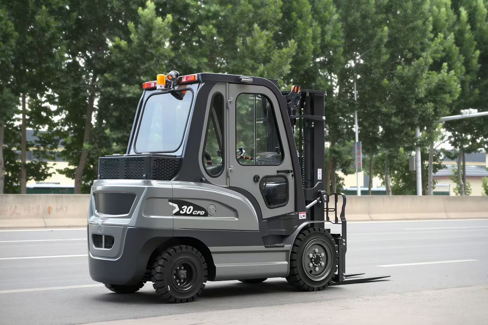 3 Ton Electric Forklift with Cabin 3 Ton Electric Forklift with Cabin