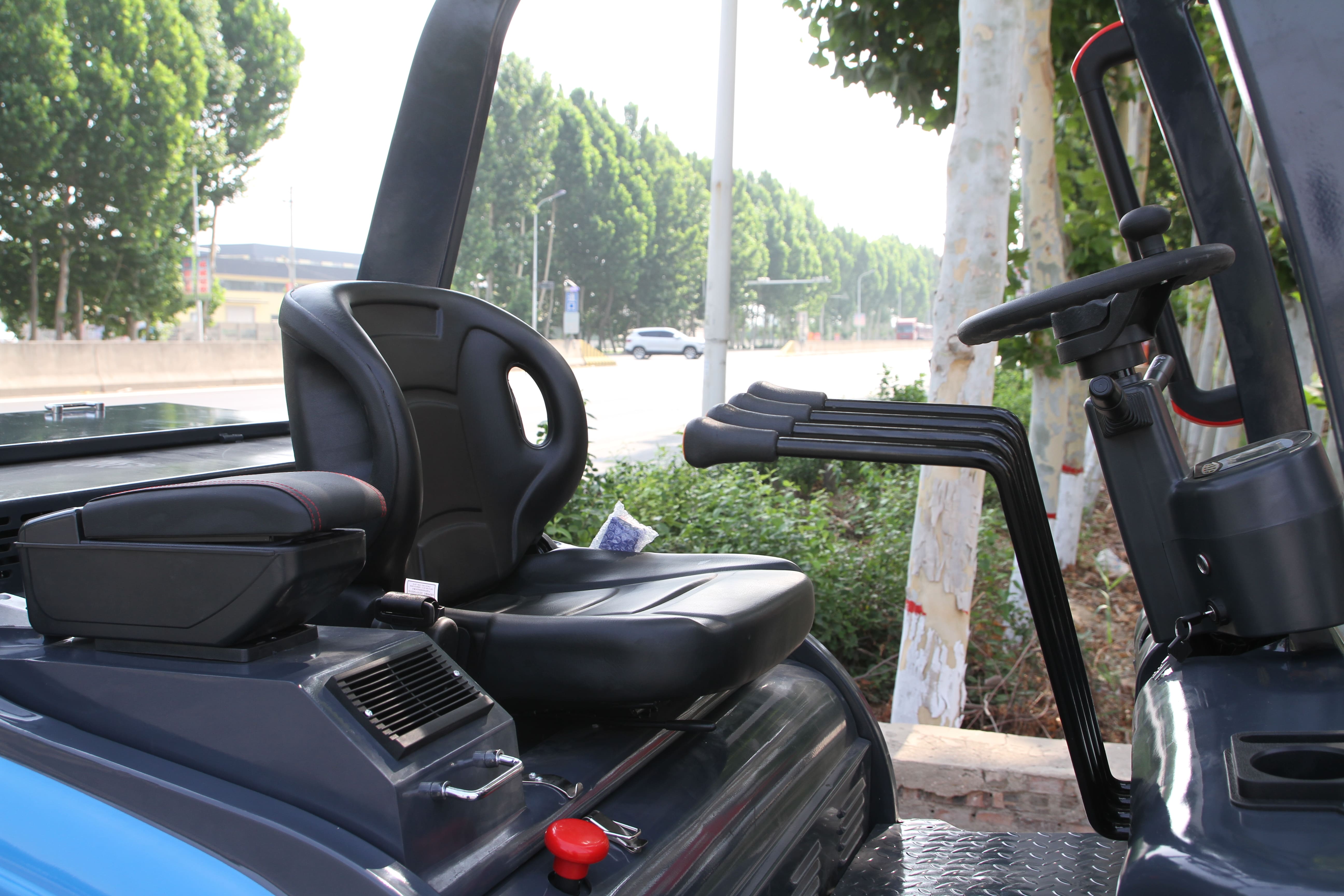 3 Ton Electric Forklift with Cabin 3 Ton Electric Forklift with Cabin