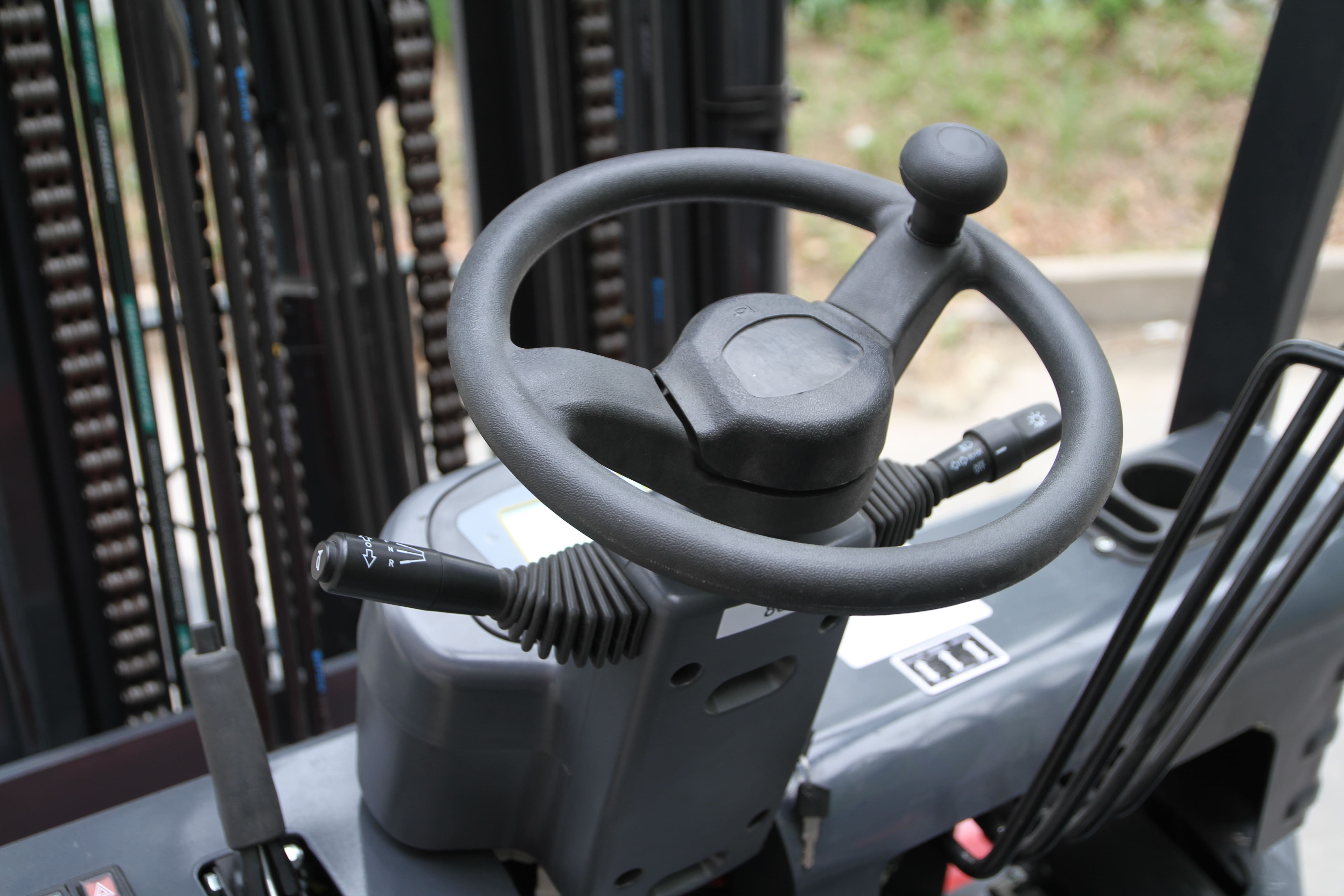5 Ton Electric Forklift with Cabin 5 Ton Electric Forklift with Cabin