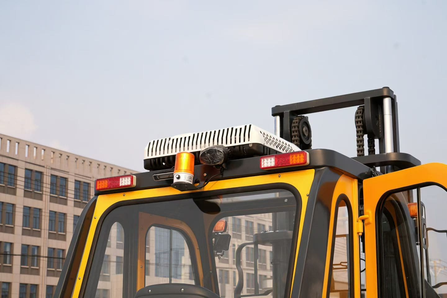 7 Ton Electric Forklift with Cabin