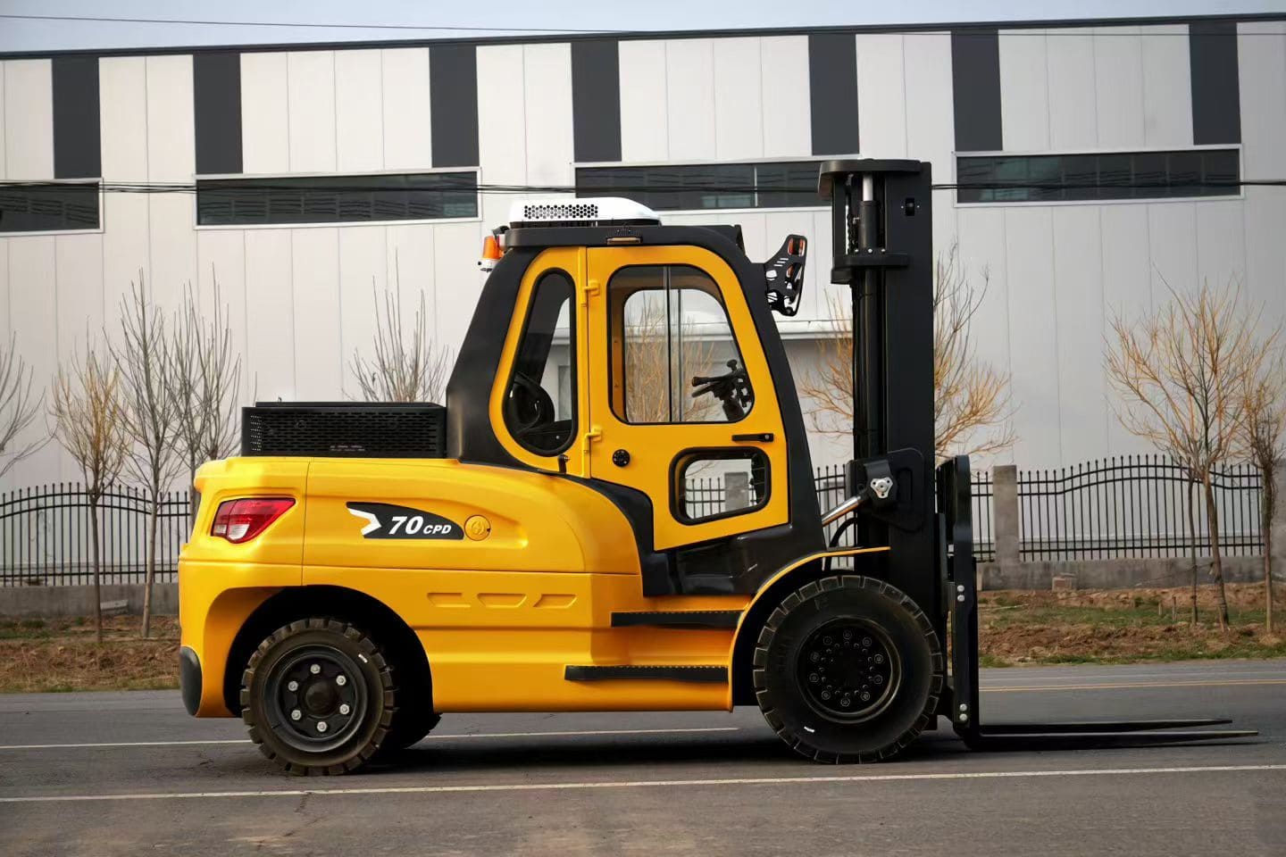 7 Ton Electric Forklift with Cabin