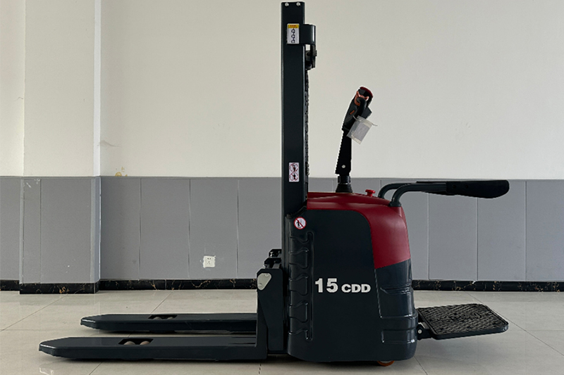 Electric Forklift Trucks