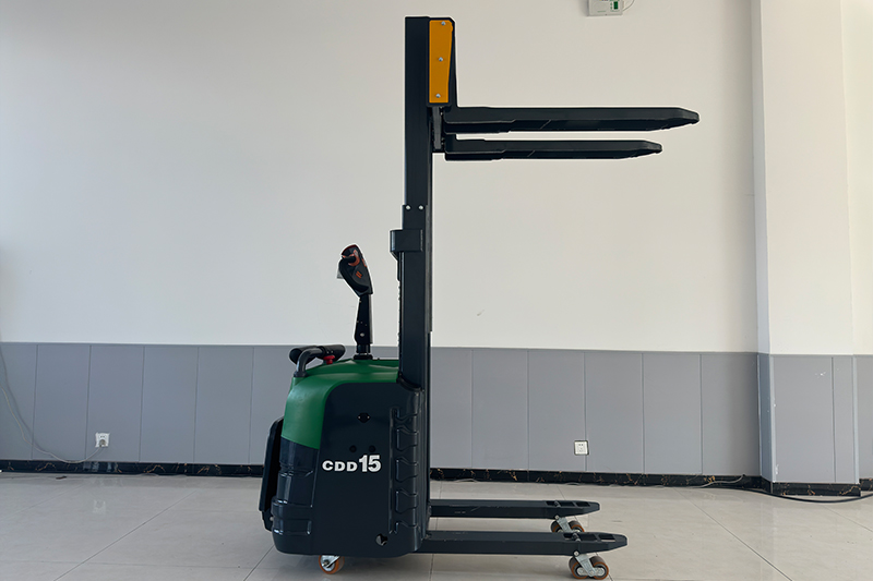 Electric Forklift Trucks