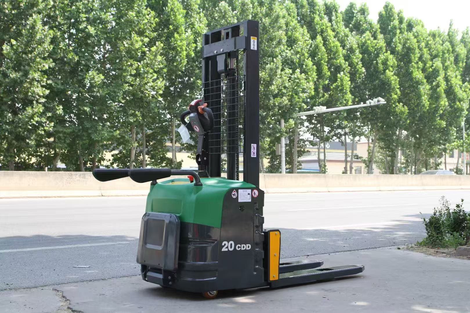 2on Electiric Stacker