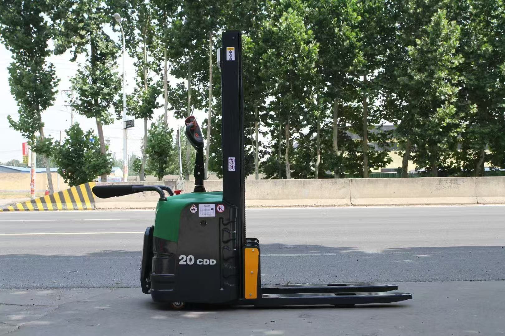 2on Electiric Stacker