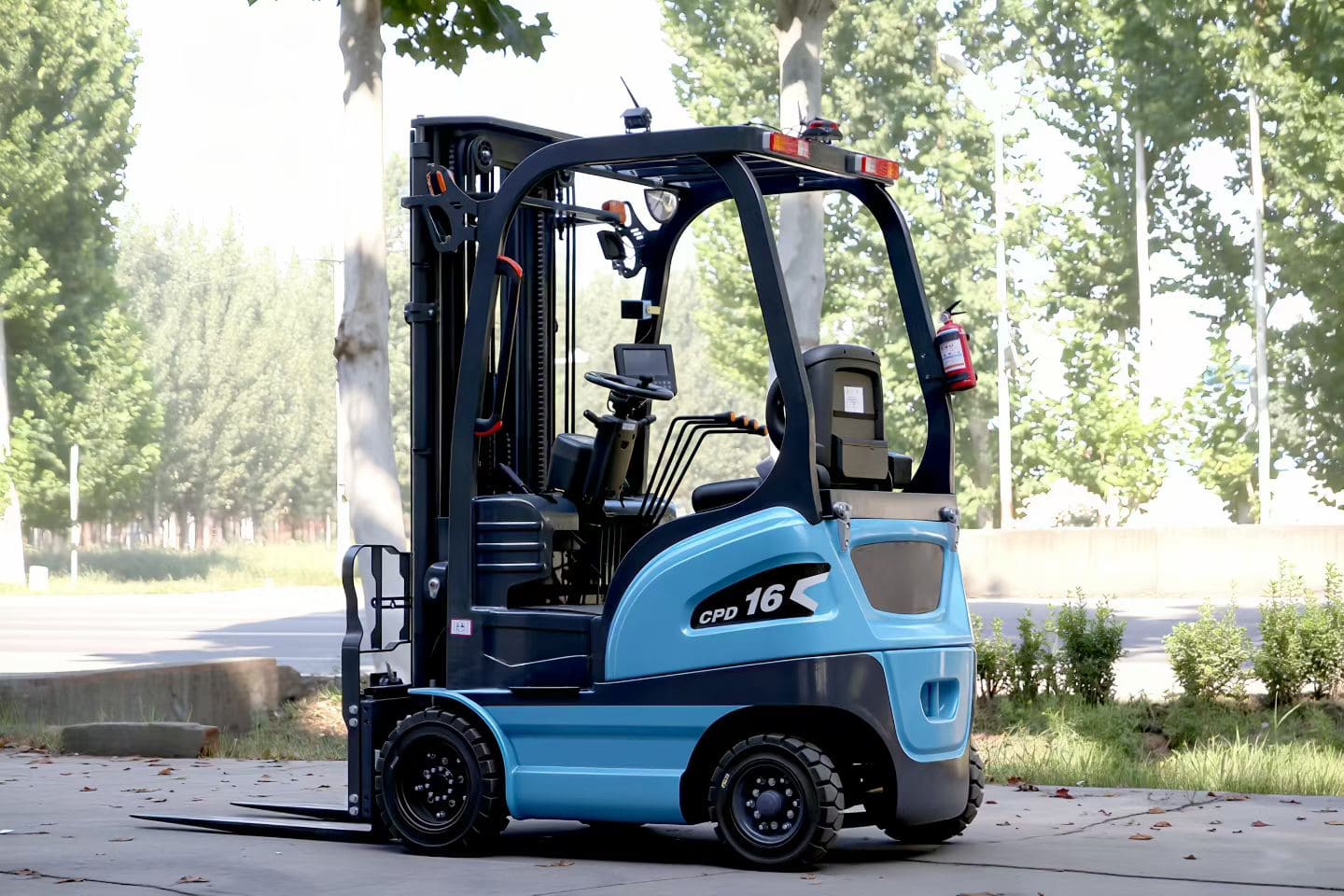 1.6T Short wheelbase Electiric Forklift