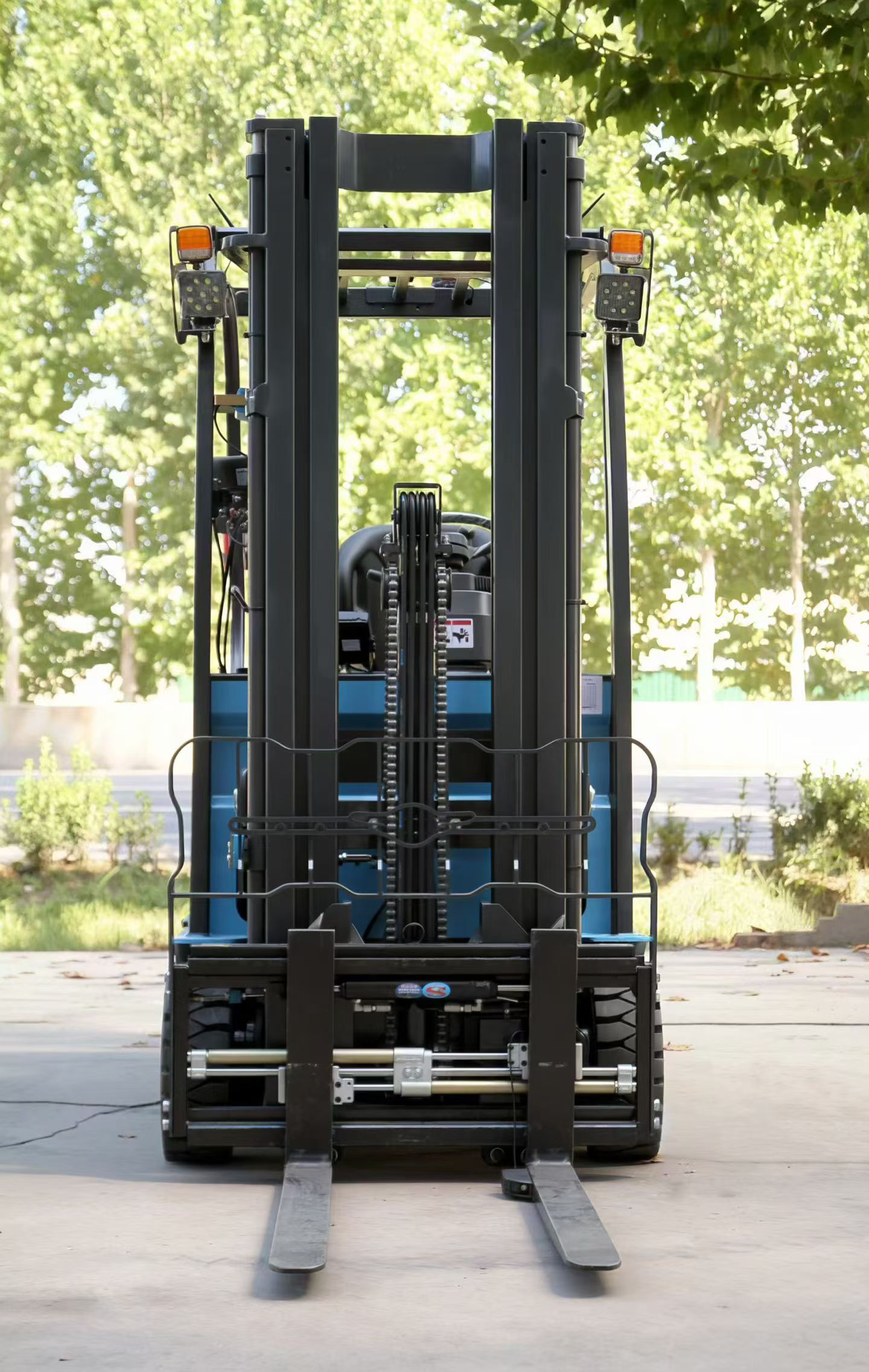 1.6T Short wheelbase Electiric Forklift