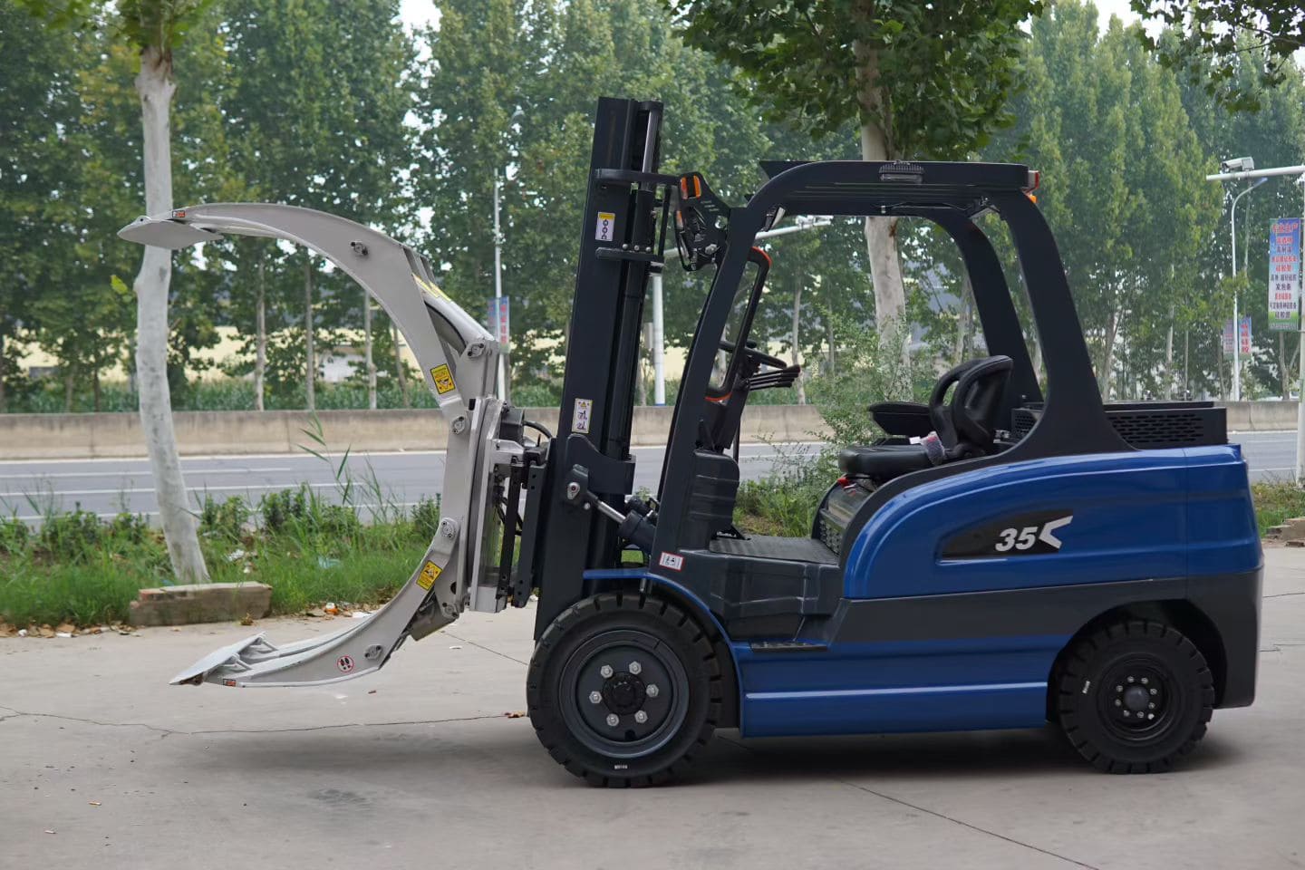 3.5 Ton Electric Forklift with Bale Clamp