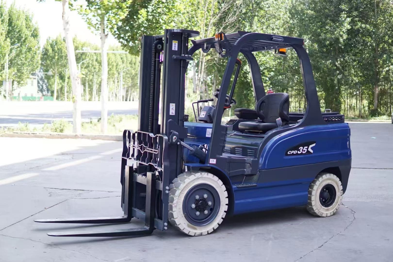 3.5 Ton Electric Forklift with Non-Marking Tires