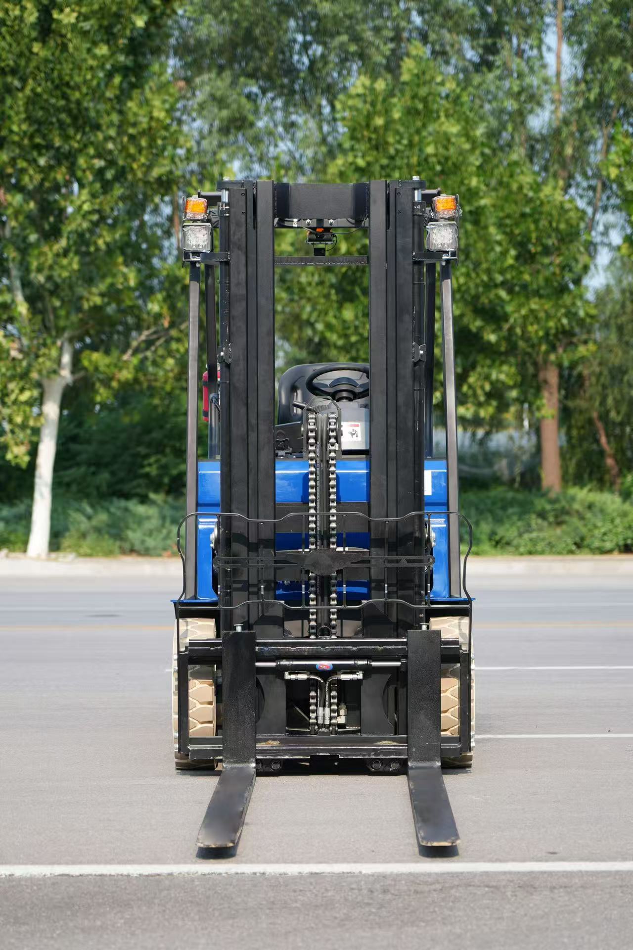 2.5 Ton Electric Forklift with Non-Marking Tires
