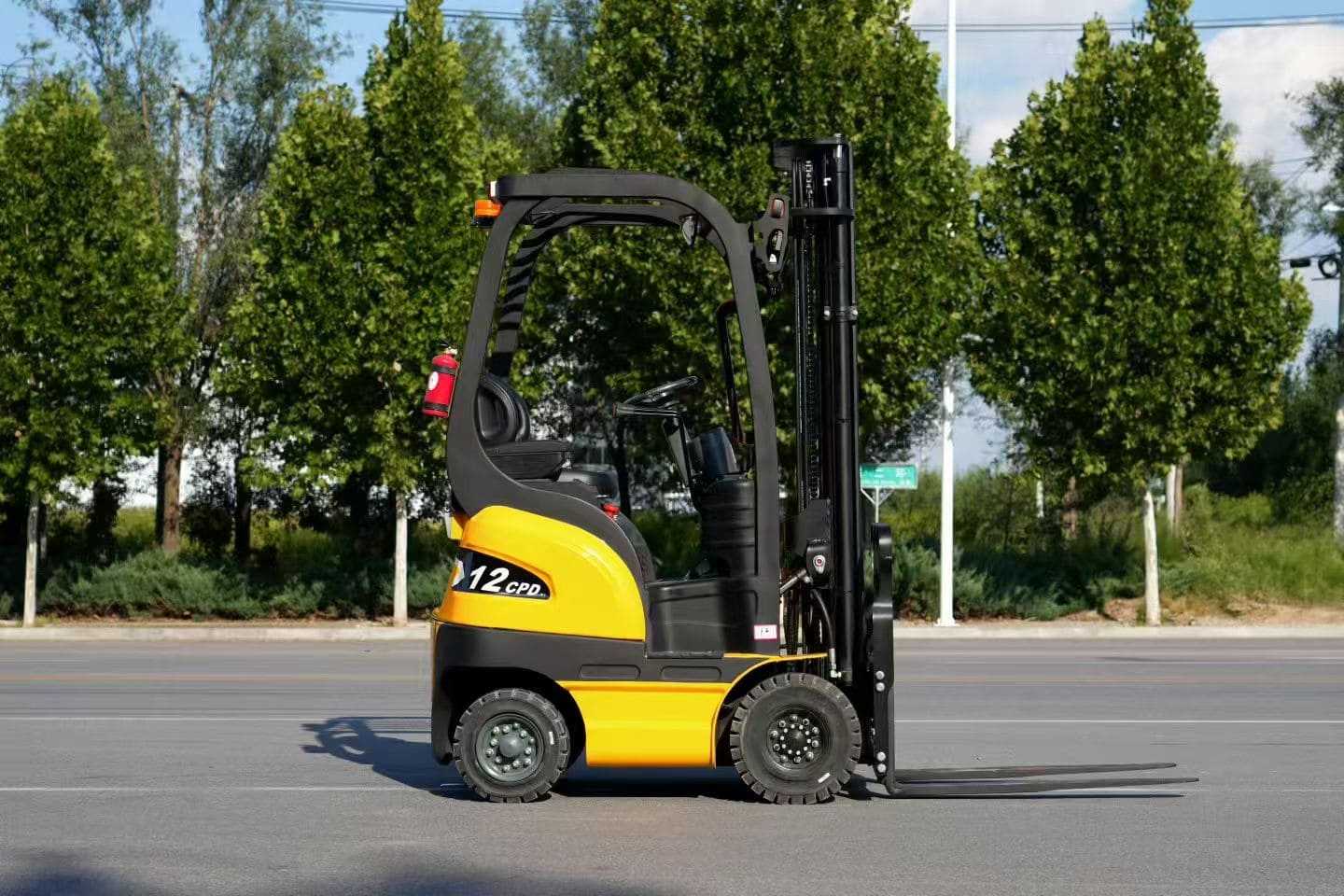 1.2 Ton Short Wheelbase Electric Forklift