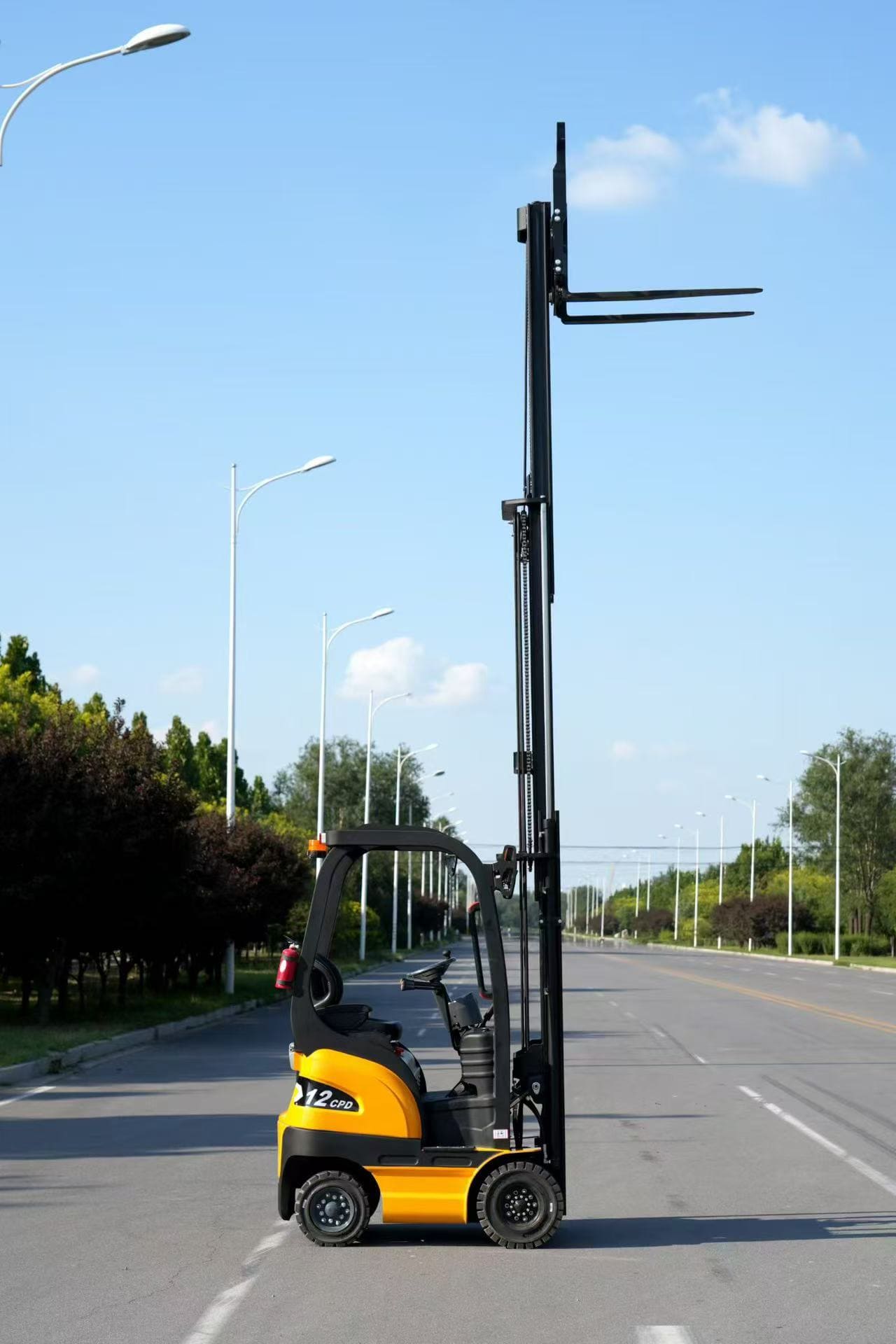 1.2 Ton Short Wheelbase Electric Forklift