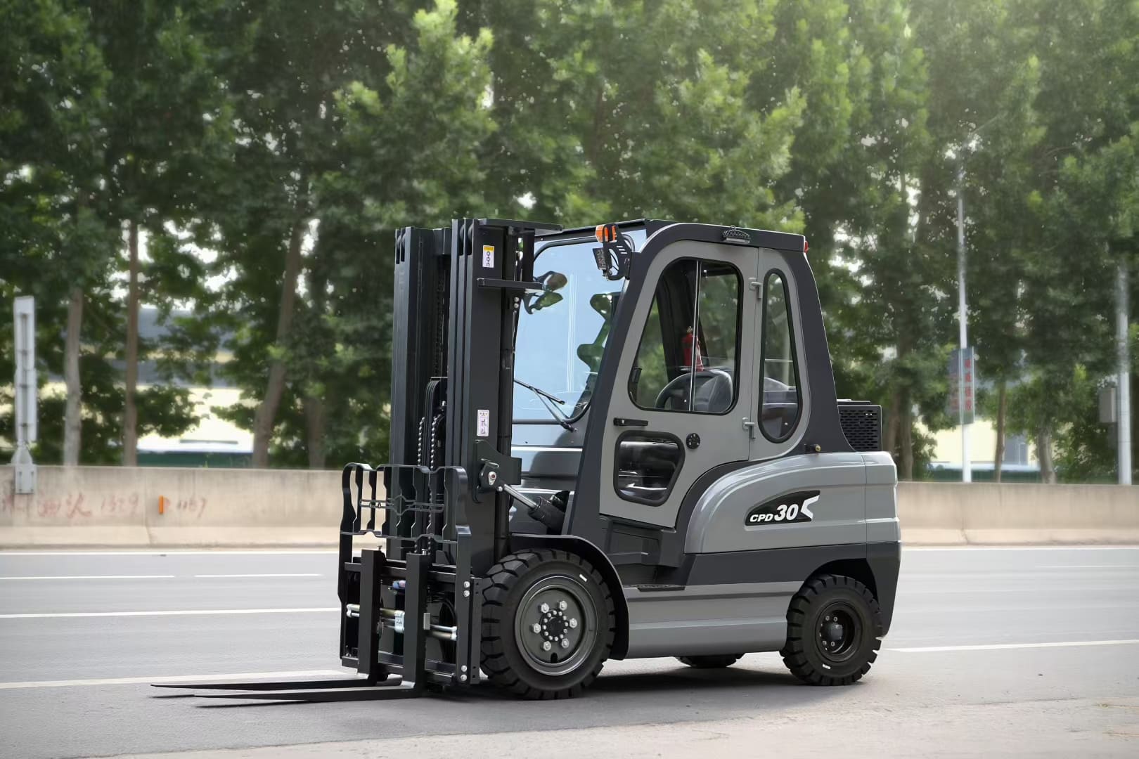 3 Ton Electric Forklift with Cabin