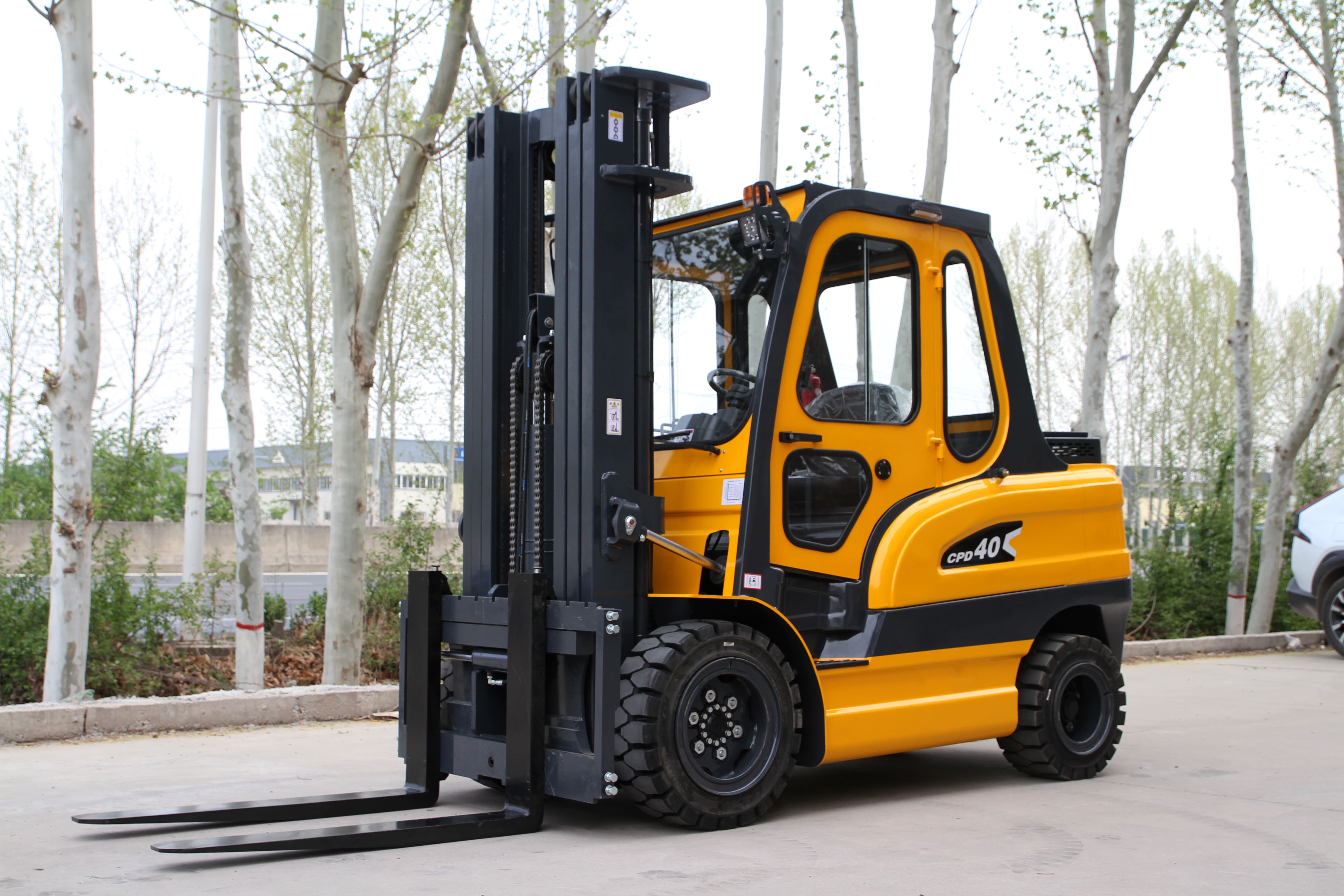 4 Ton Electric Forklift with Cabin