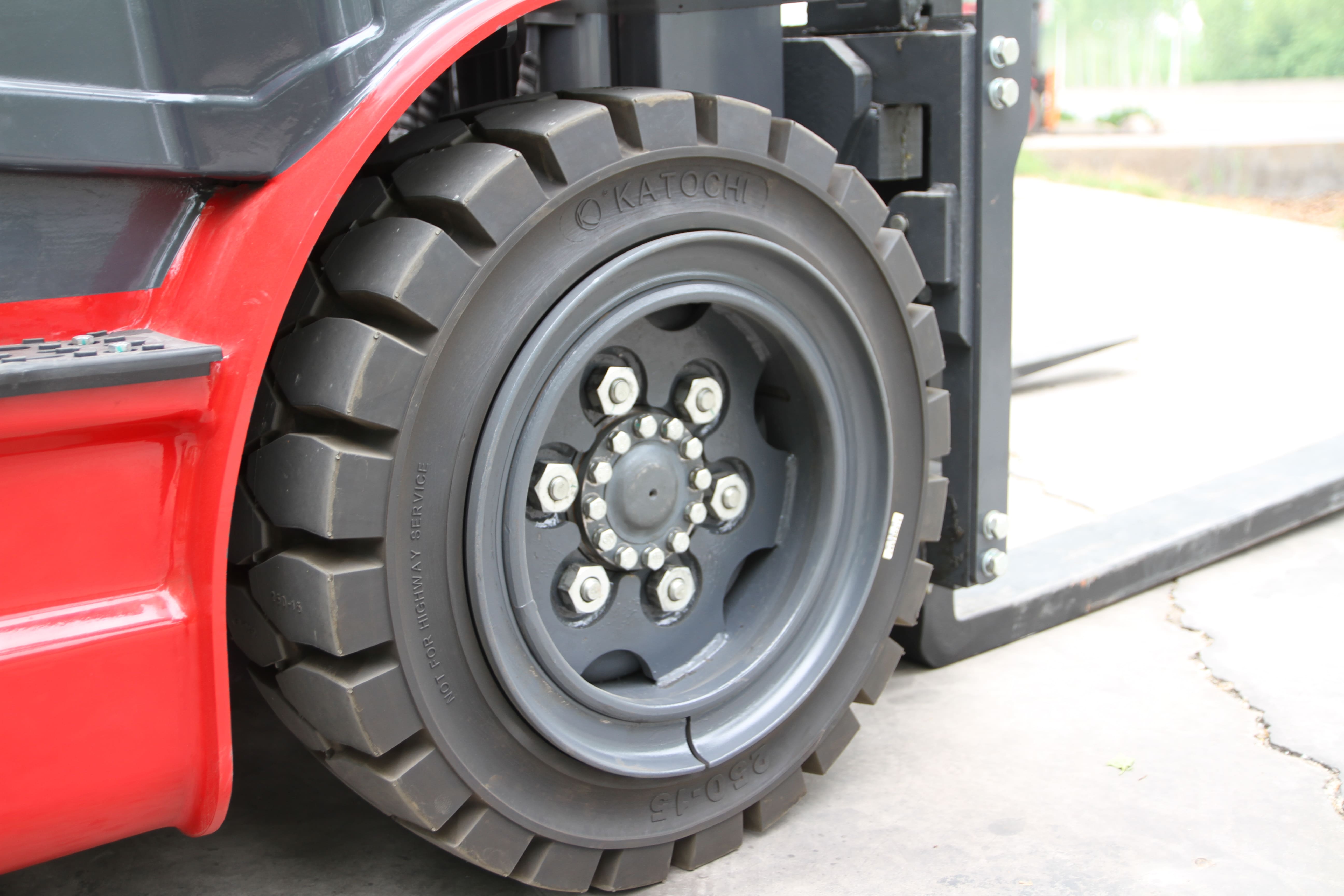 5 Ton Electric Forklift with Cabin