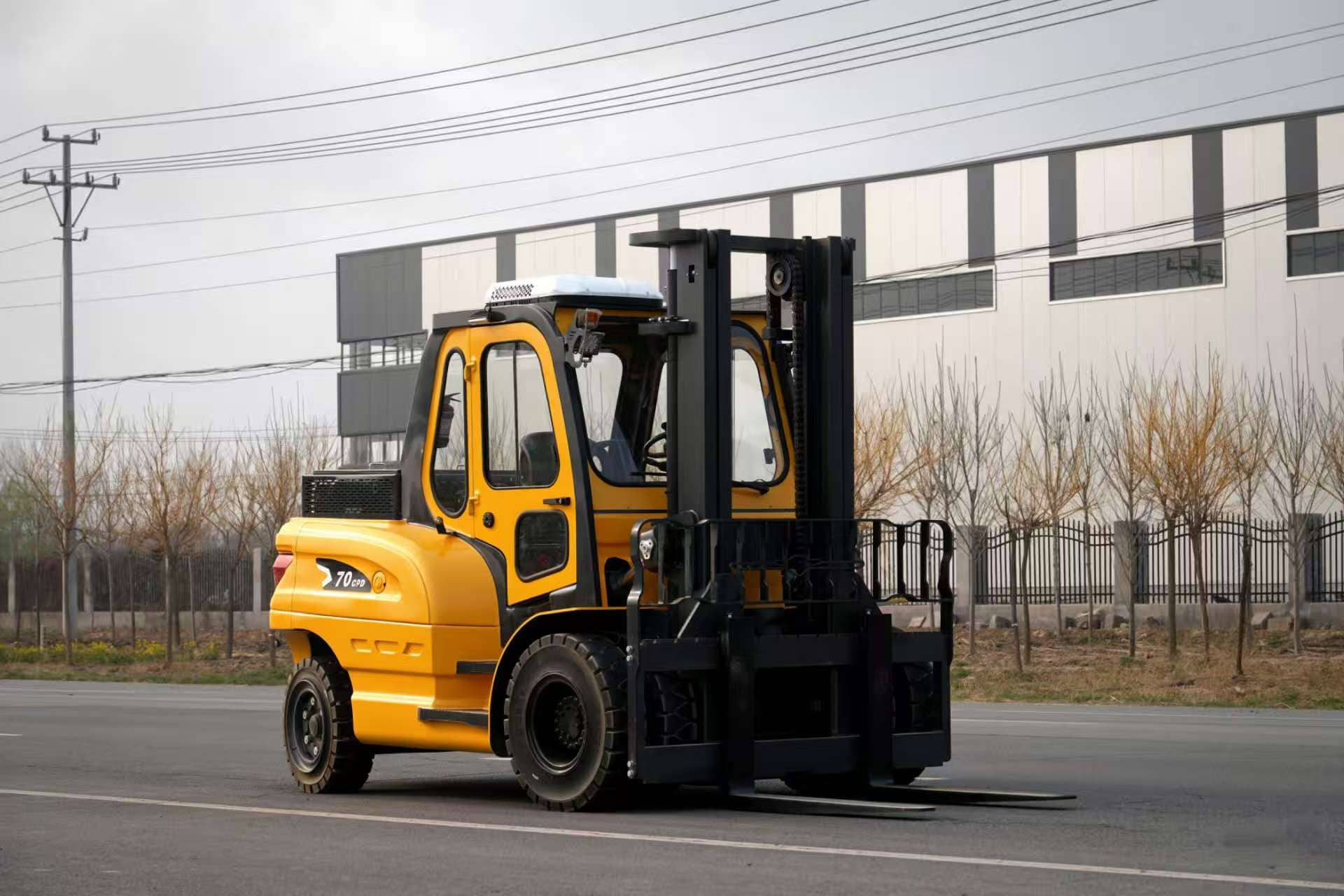 7 Ton Electric Forklift with Cabin